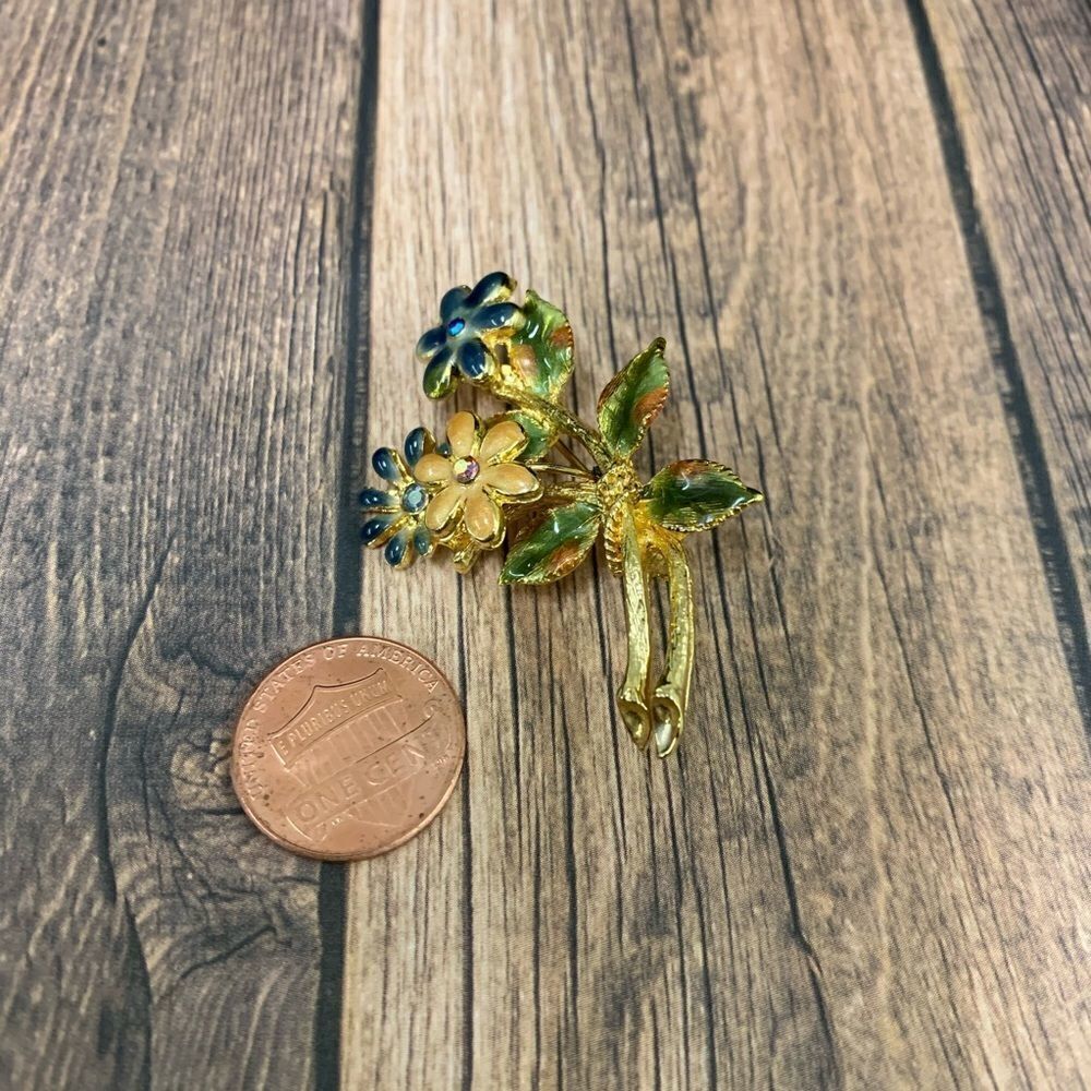 TC enameled Floral Brooch‎